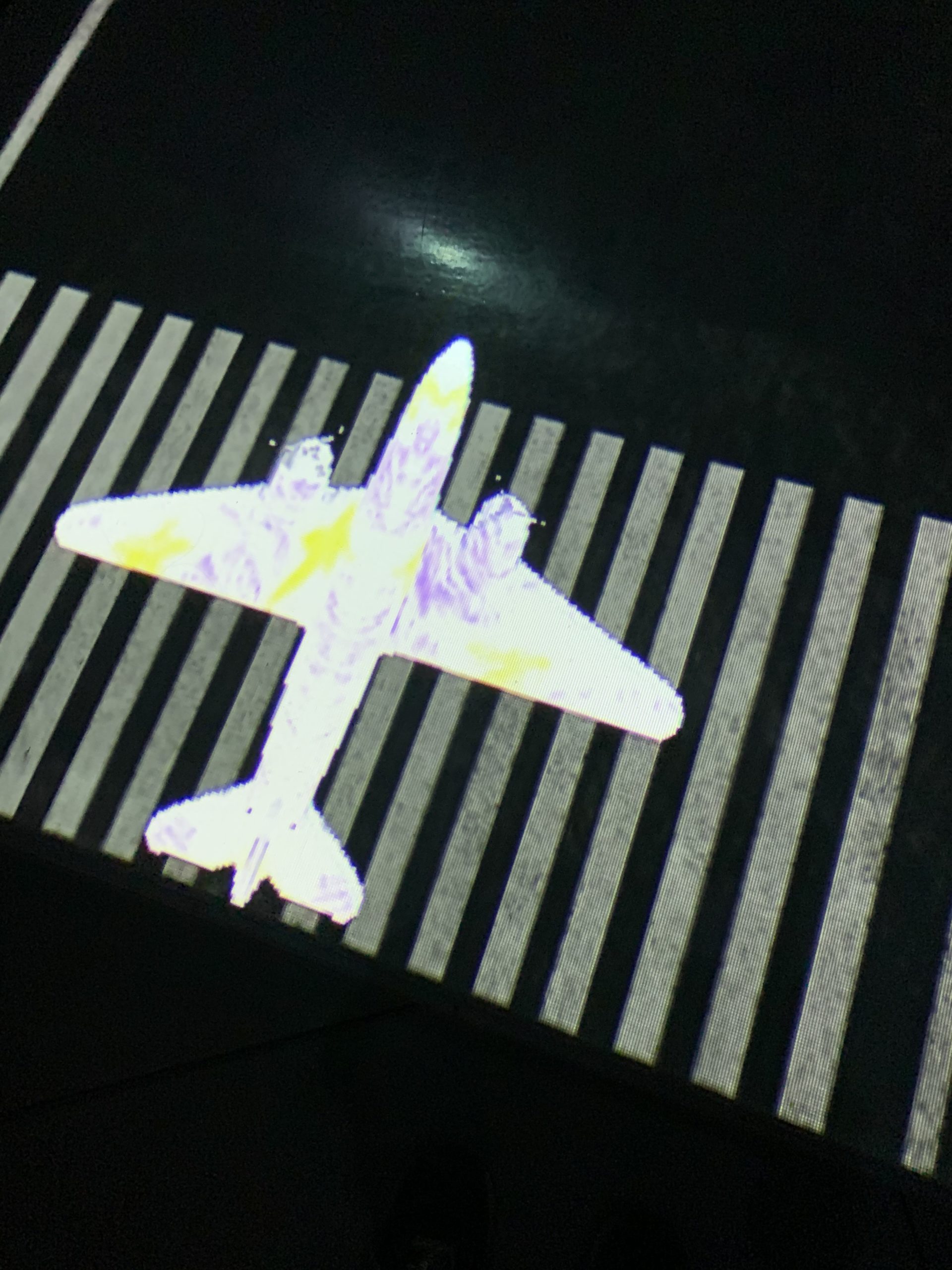 【お絵かき紙ヒコーキ】デザインした飛行機が飛んでいく